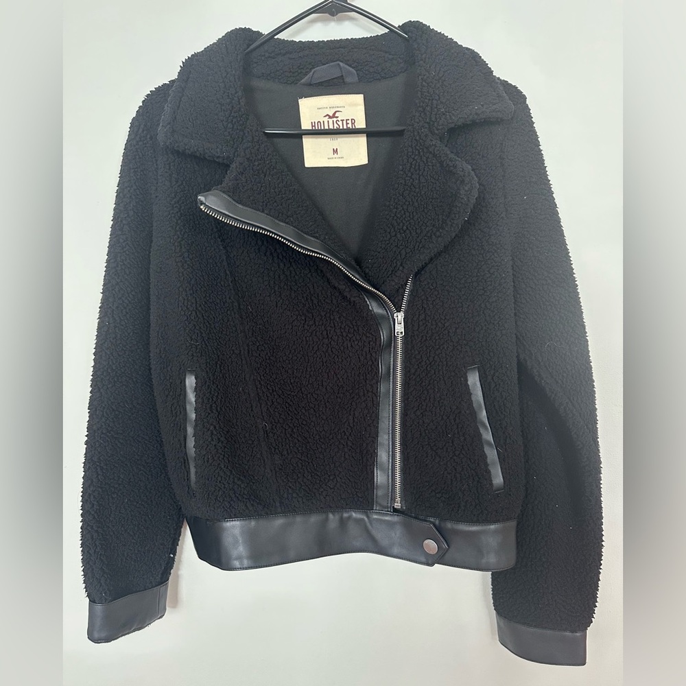 Hollister Women's Black Teddy/Sherpa Jacket with Faux Leather Details, size M